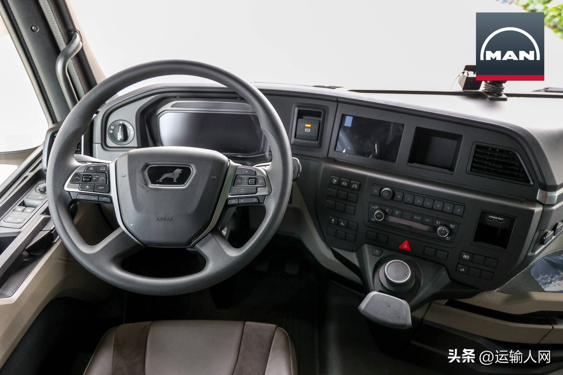 德国曼恩tgx牵引车最新视频,曼恩tgx披上历史故事主题涂装