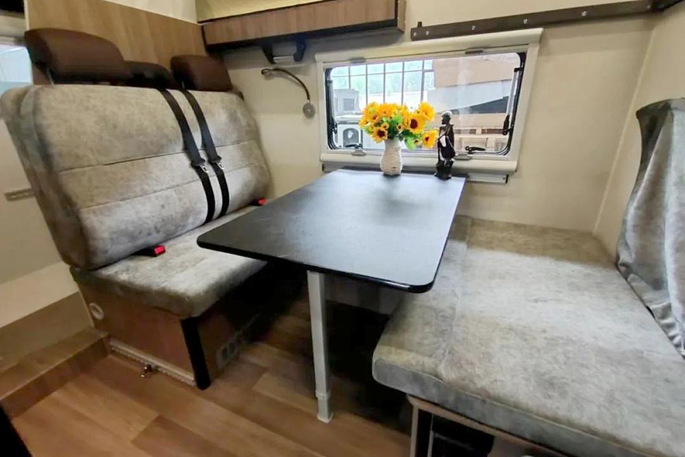 麦卡佰客远征越野房车价格,麦卡越野升顶四驱房车