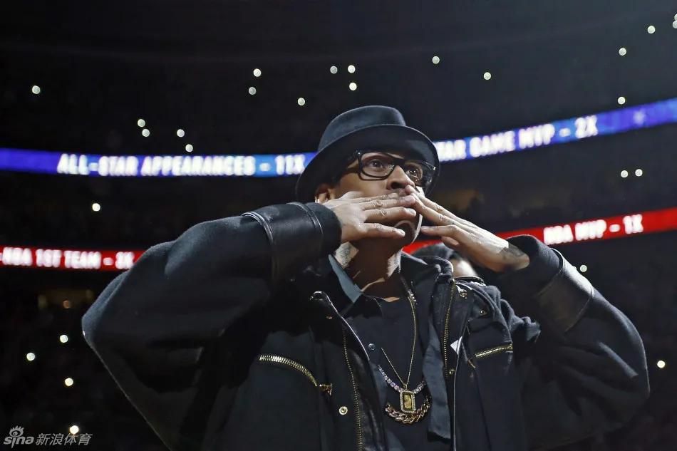 钟小艾的一生简介,阿伦艾弗森纹身视频