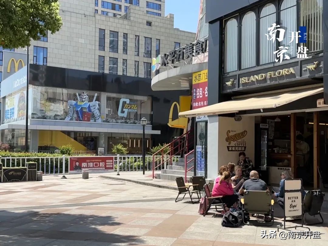 一半被搬空！昔日网红商场正在“老去”