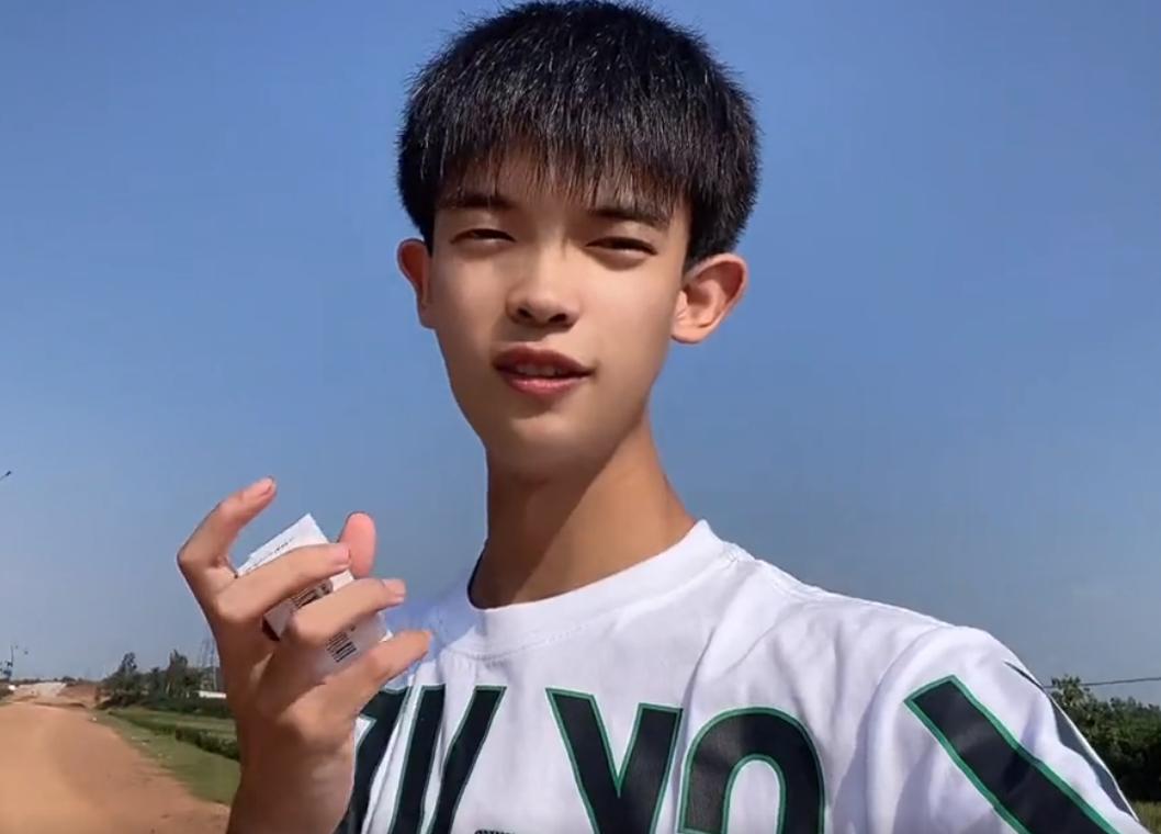 苏小宇之前不是有一千多万粉丝吗,最穷的网红苏小宇