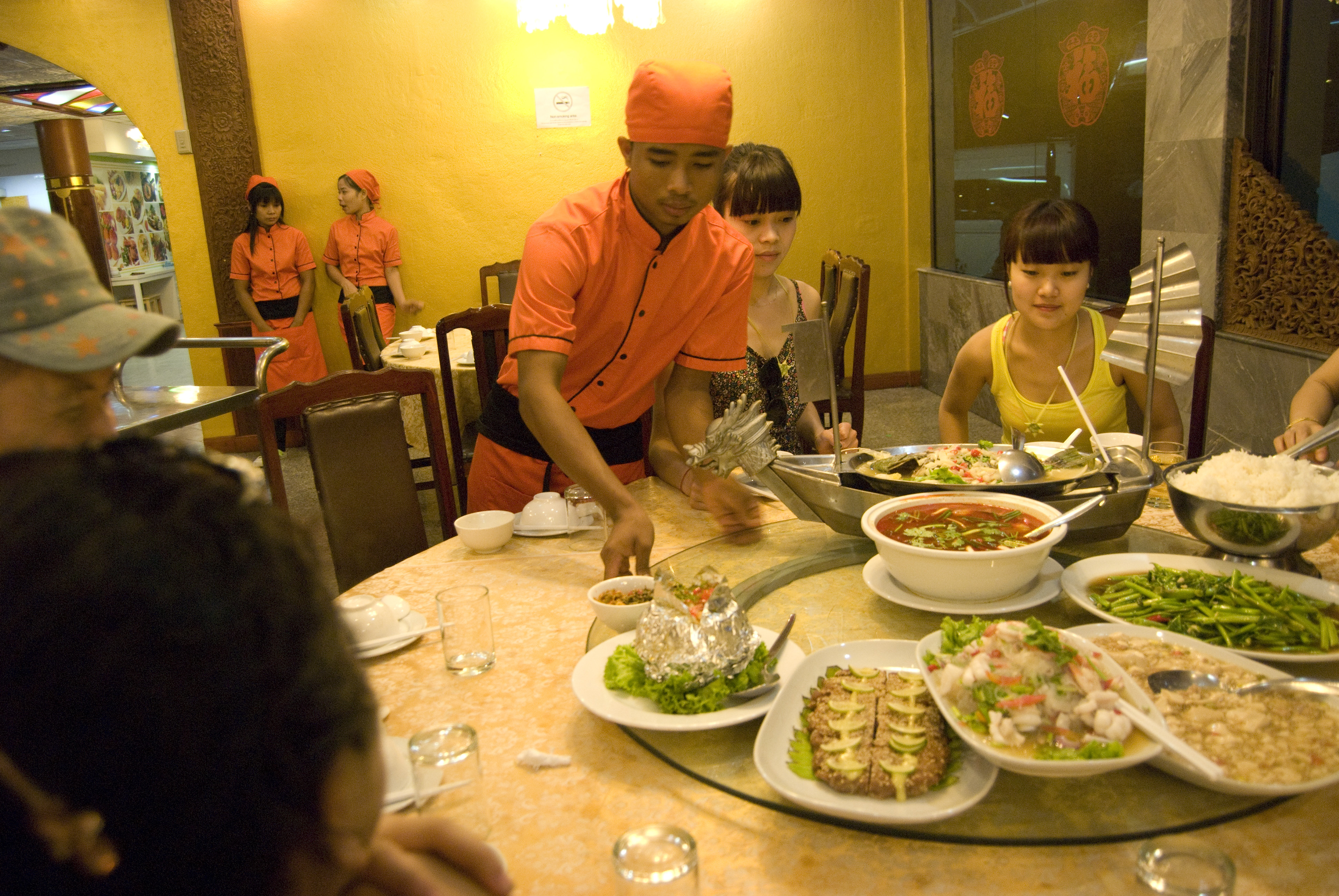 泰国三亚旅游对比,三亚和泰国旅游选择哪里