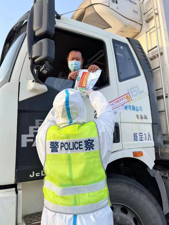 皇姑区三台子东高速口防疫检测点：严守沈城“北大门”