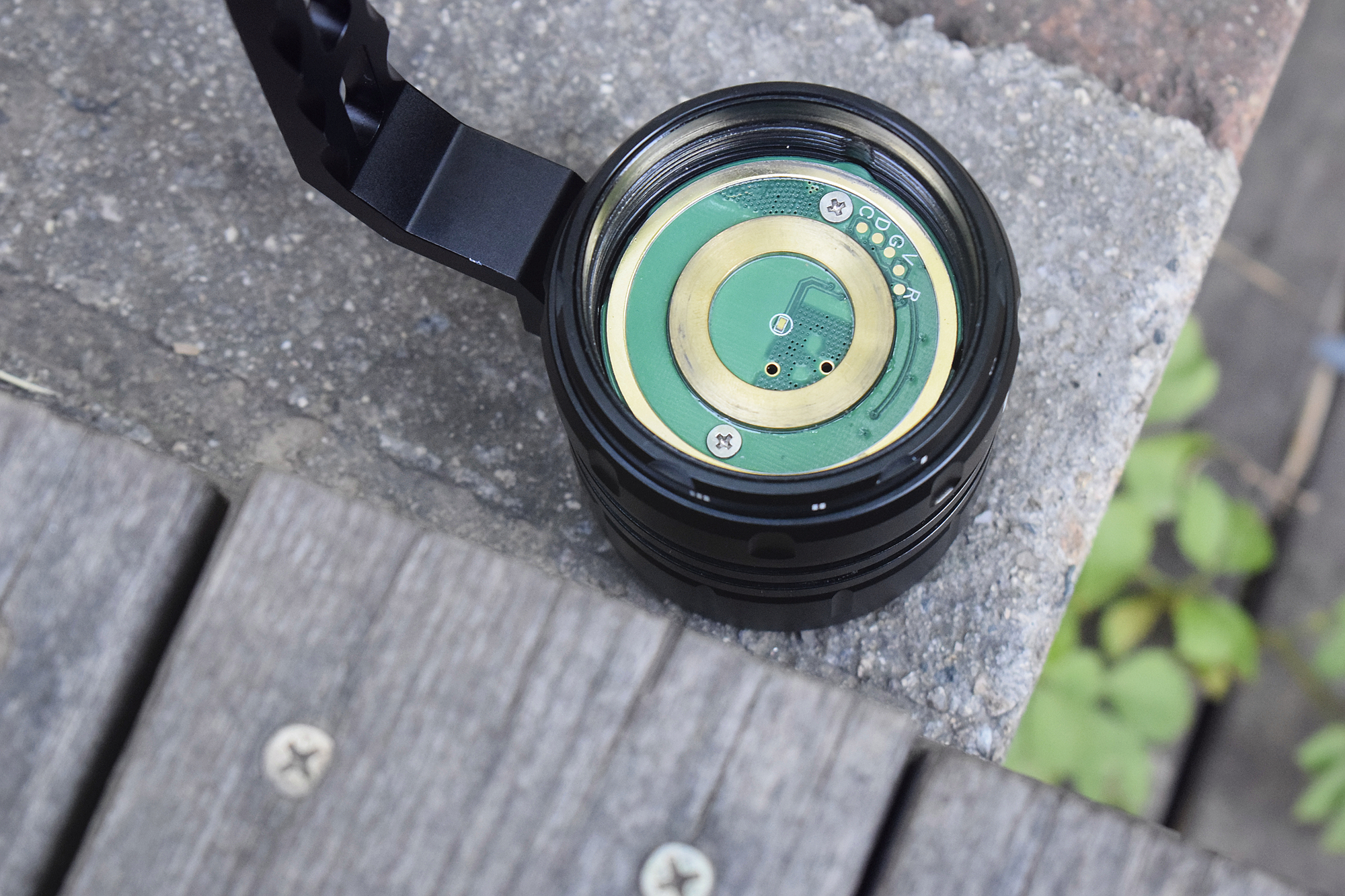 索菲恩dl06手电评测,sofirn索菲恩手电指挥官测评