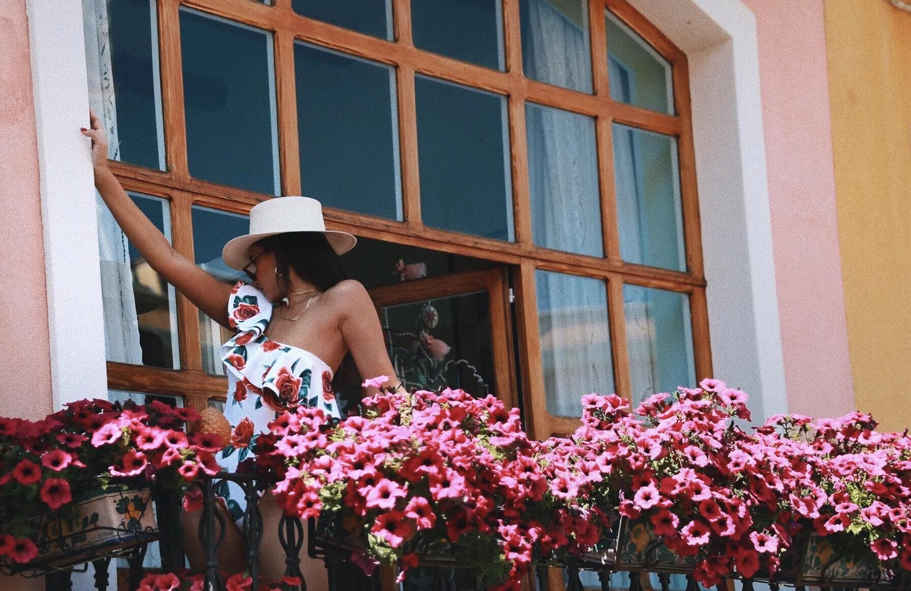 WeWoreWhat x Onia Resort 泳装系列