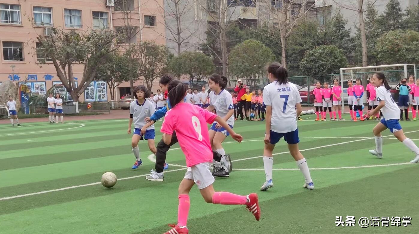 张琳艳家乡看女足夺冠,张琳艳冠军采访