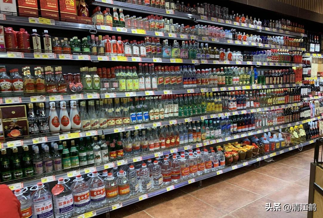 买纯粮食白酒怎么看瓶上标志,白酒瓶身看好坏