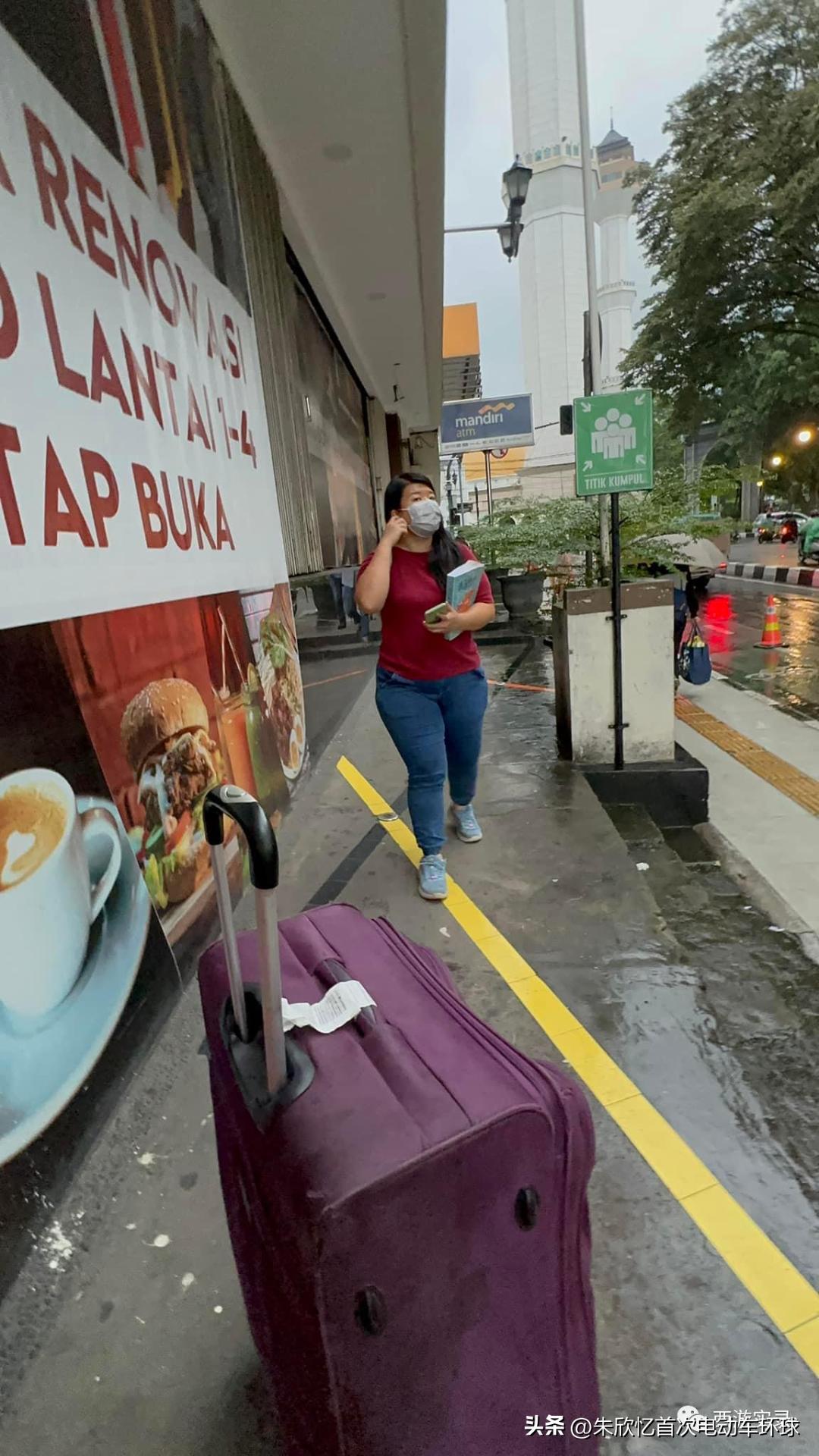 印尼进口中国火车车厢,印尼火车与高铁不一样