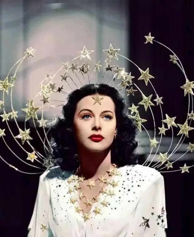 史上最美发明家，仅凭拍卖香吻就能筹到了2500万美元军费？