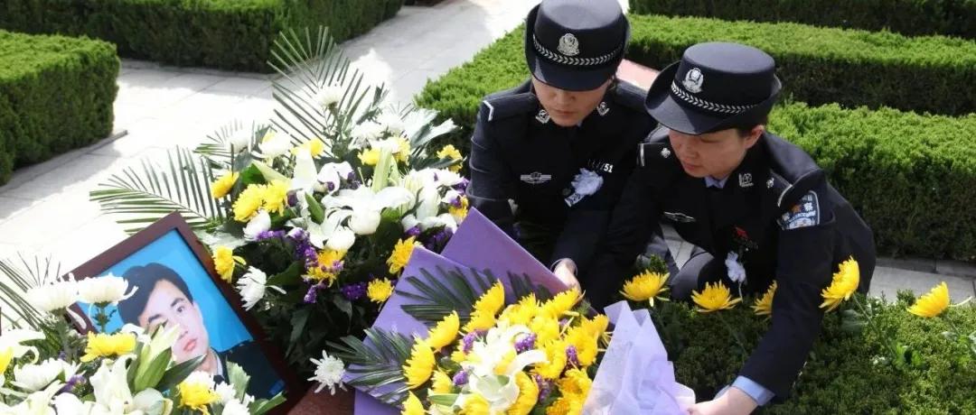 商州公安守护万家平安,守护万家团圆中秋节警察