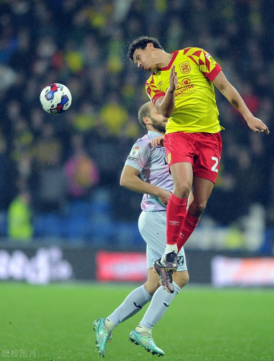 今日足球那不勒斯比赛结果,桑德兰vs哈德斯菲尔德半全场预测