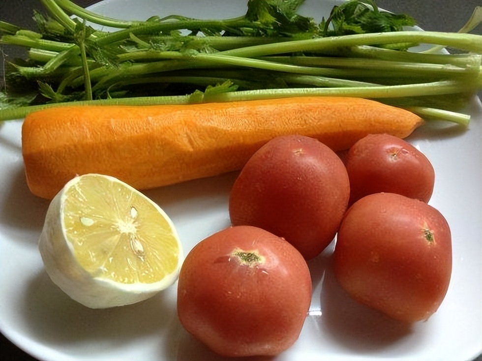 舌下有青筋就是有血瘀吗,舌下青筋是血瘀体质的症状