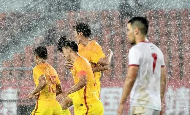 中国男足亚洲杯出局,男足亚洲杯退赛