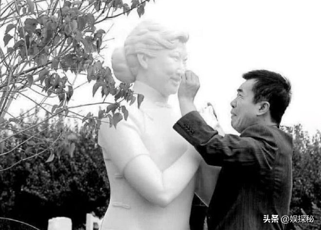 何庆魁的字画值钱吗,李甲忠和何庆魁谁的字画值钱