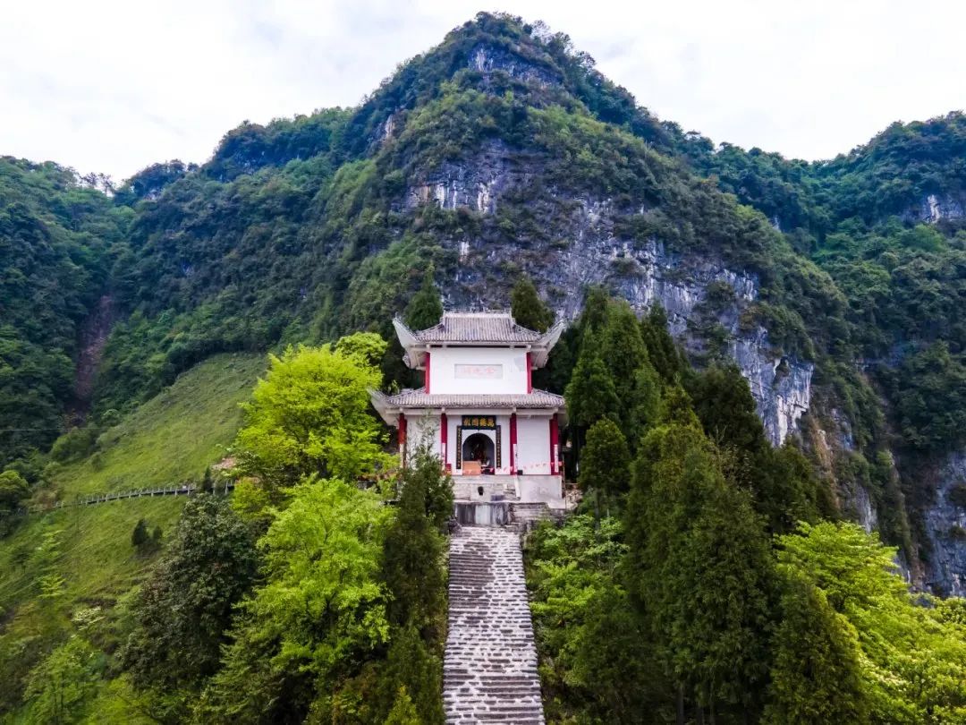 访山问道，哪吒传奇，成都周边必去的隐世仙山秘境