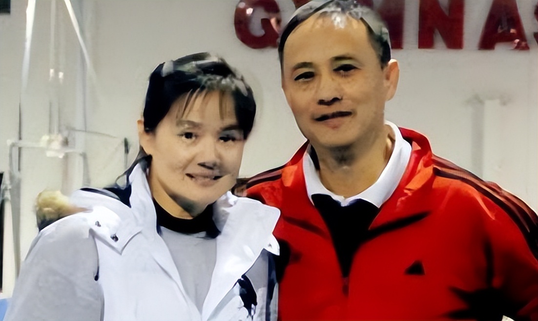 “只讲英文”李安琪：嫁*小鹏李**13年，从不说中文，哪来的优越感？