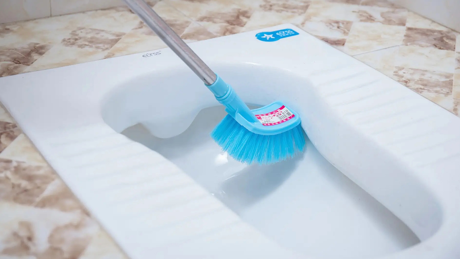 出租房厕所异味满屋子窜?只要放一样东西,异味瞬间消除!