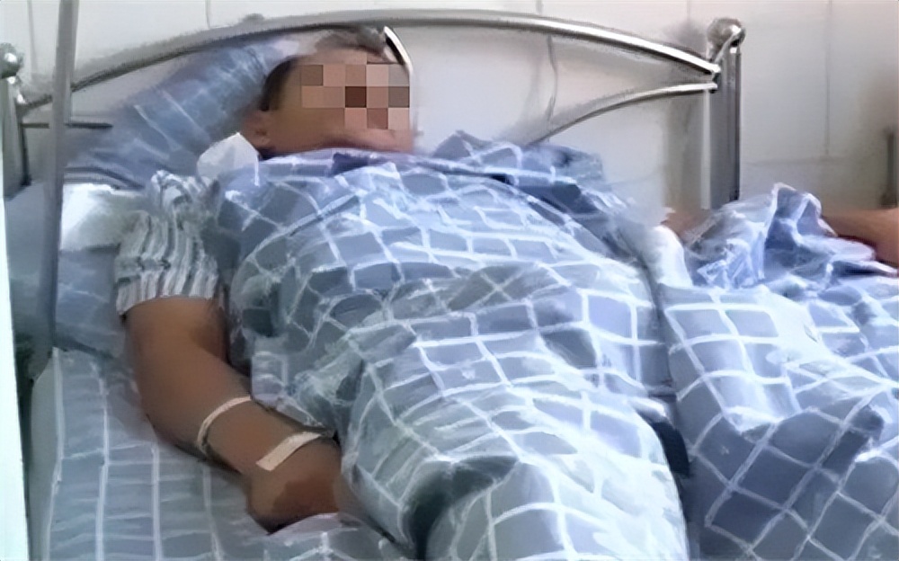 2009年，广西男子与朋友妻子在家偷情，朋友撞破崩溃实施物理阉割