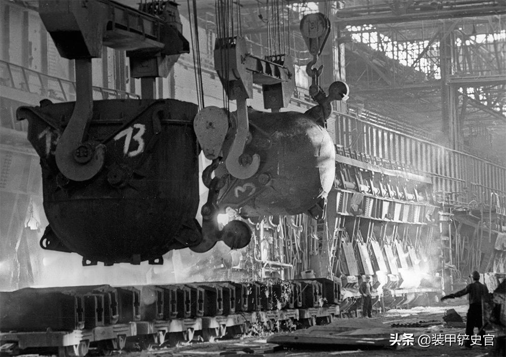 亚速钢铁厂员工,亚速钢铁厂当地工人