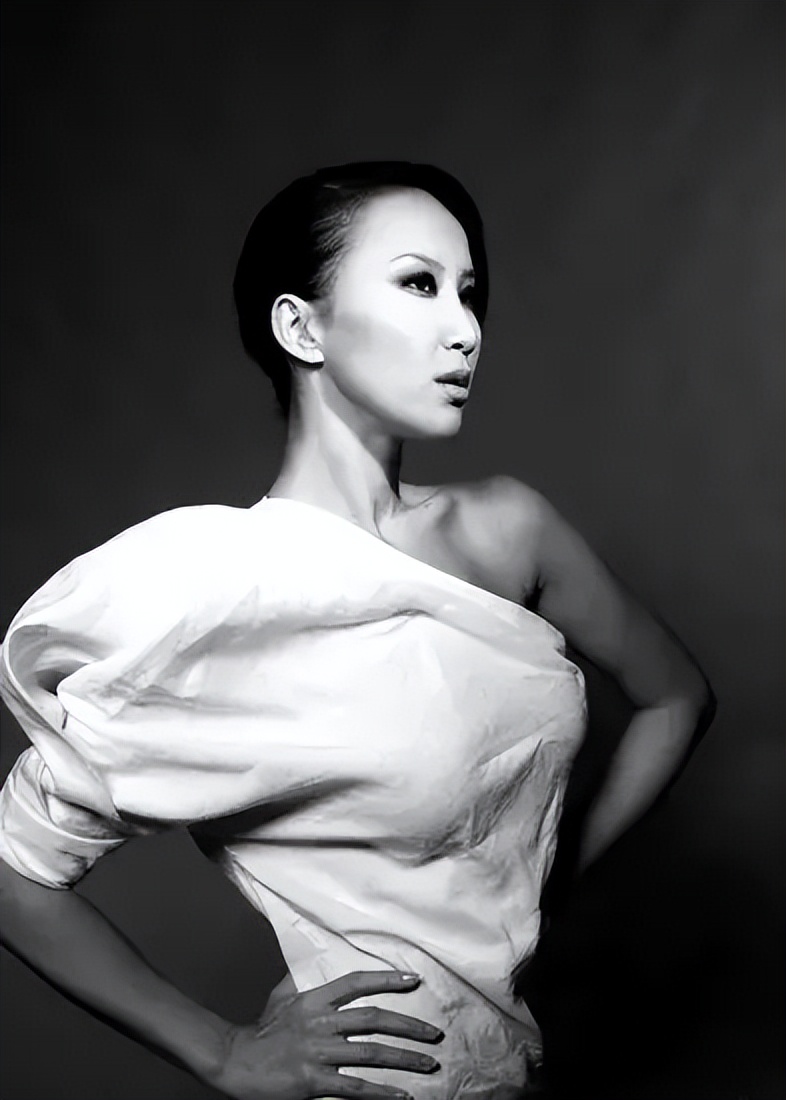 李玟的这一生有多坎坷,李玟的背后有多少心酸