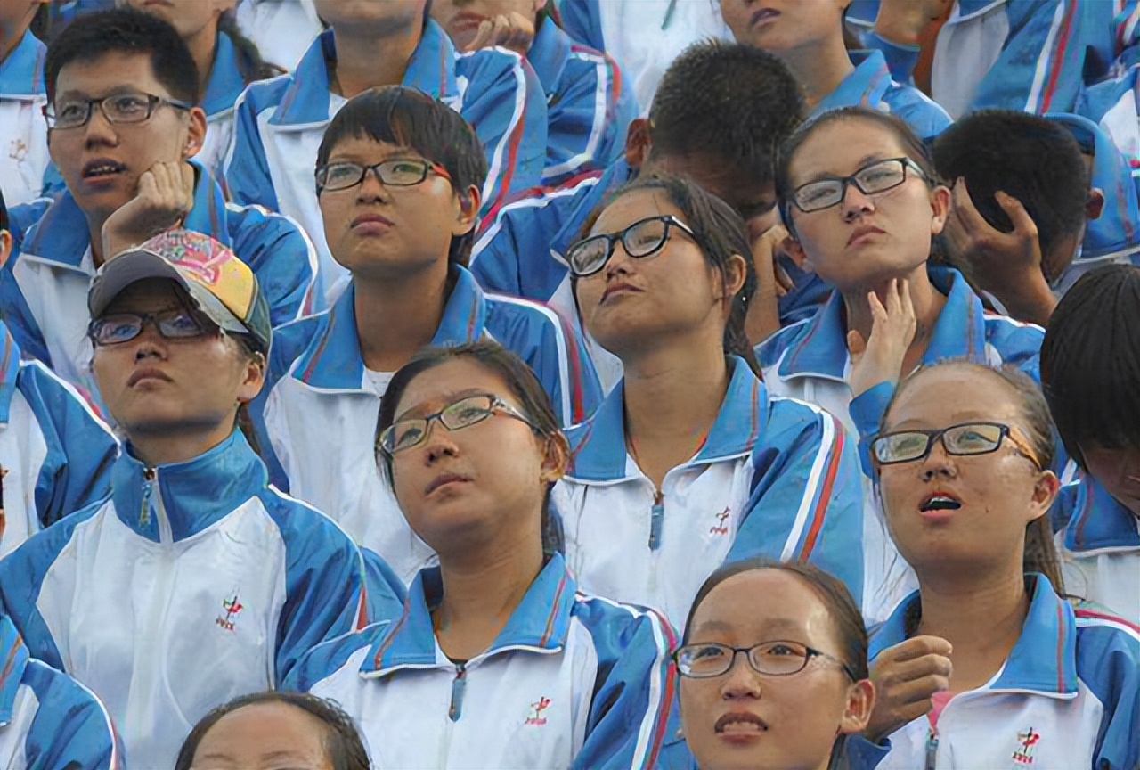 护眼灯推荐，独创NIR红光越用越健康！爱德华天使之光2专科级体验