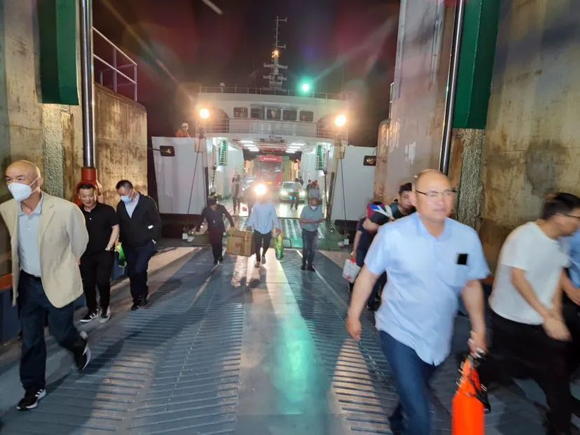 水上客运新添夜航班，洋山海事安全护航海岛居民便捷出行