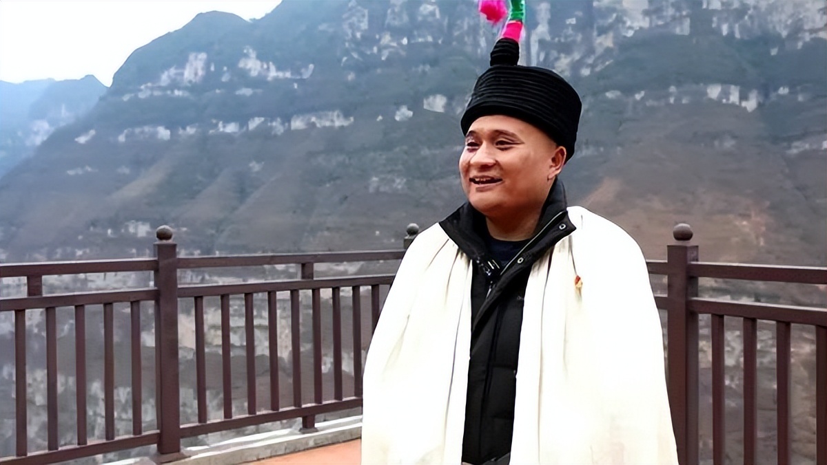 悬崖古村两届人大代表致富路上“接力赛”