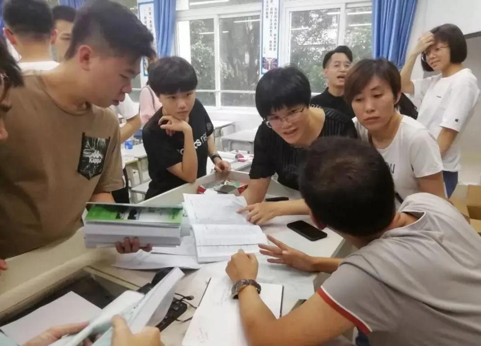 高考成绩差选什么专业就业前景好,高考450分读哪个专业比较好就业