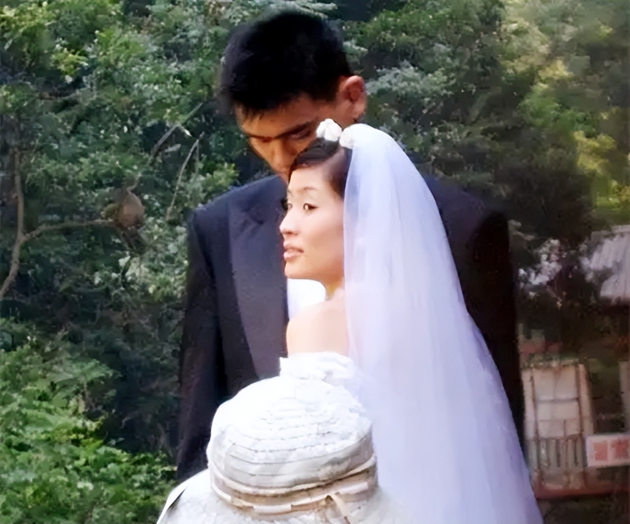 姚明和妻子叶莉近照 (姚明老婆叶莉个人资料简介)