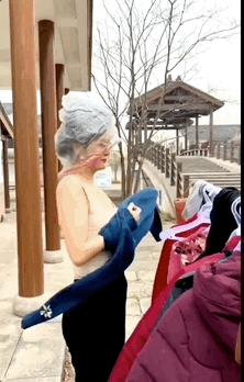 她是“中老年服装一姐”，包揽淘宝中老年服饰的半壁江山