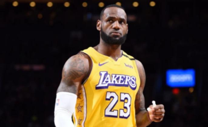 福布斯nba球员收入榜詹姆斯居首,福布斯nba收入前十