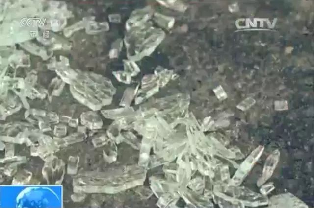 一岁宝宝手指被门夹肿了如何消肿,小孩子手指被门夹了指甲能长好吗