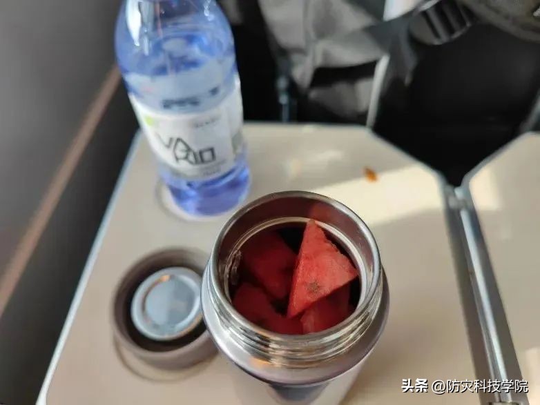 开学的行李箱里都有什么,开学了看看你们的行李箱