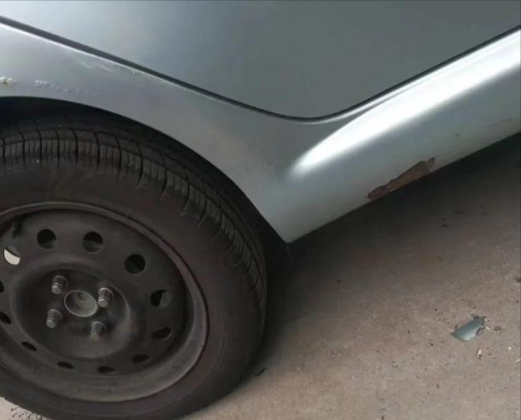 2010款比亚迪f0翻新案例,比亚迪f0全车翻新喷漆多少钱