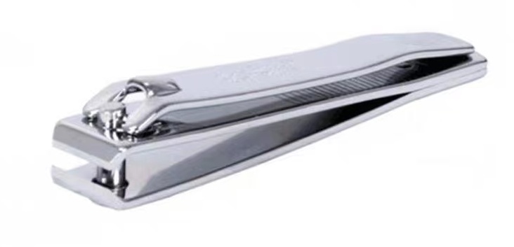 老年人厚指甲修剪过程,老年人脚趾甲厚修剪用什么剪刀