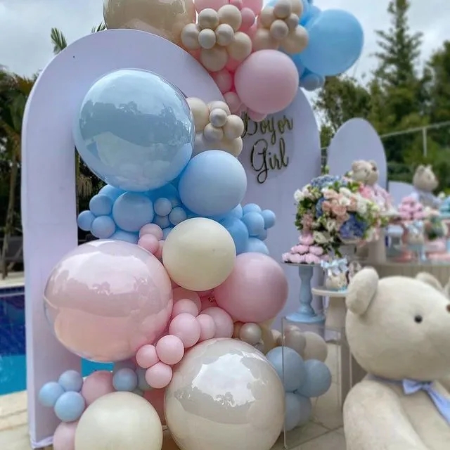 生日蛋糕流行装饰,生日蛋糕装饰多但不幼稚