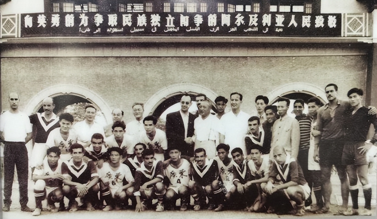 足球教练邓锡权简历,邓锡侯死亡原因