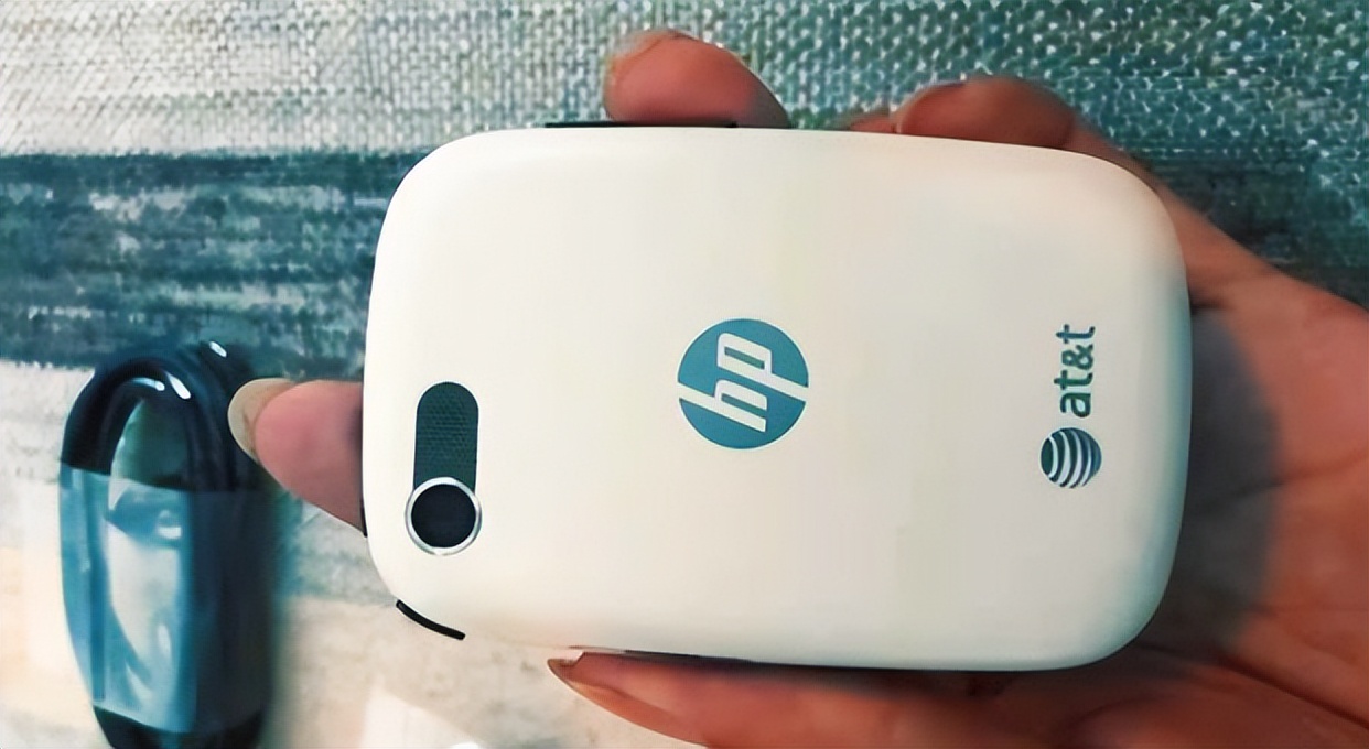 推荐款式比较新颖的手机,让人怀念的按键手机