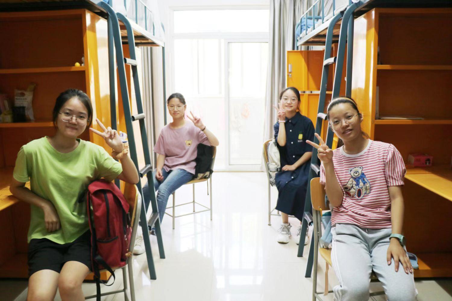 还原真实校园,真实还原校园内部情况