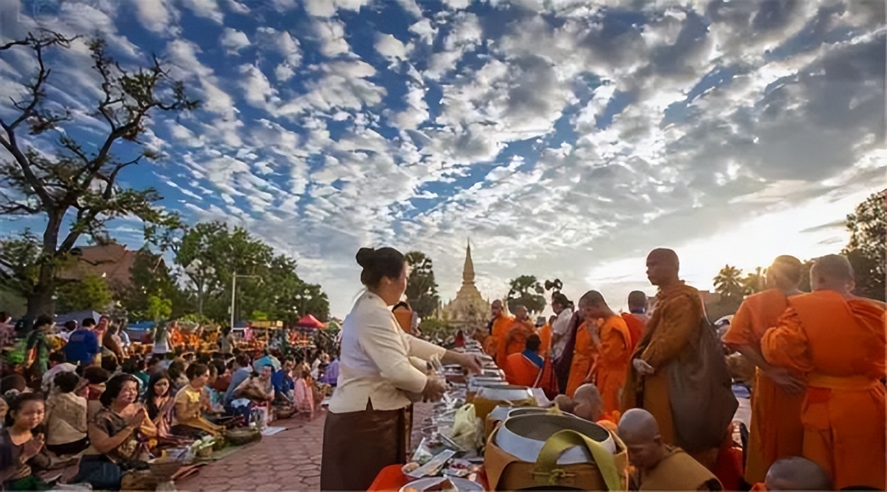 老挝找一个24小时私人导游多少钱,中国人去老挝做导游赚钱吗