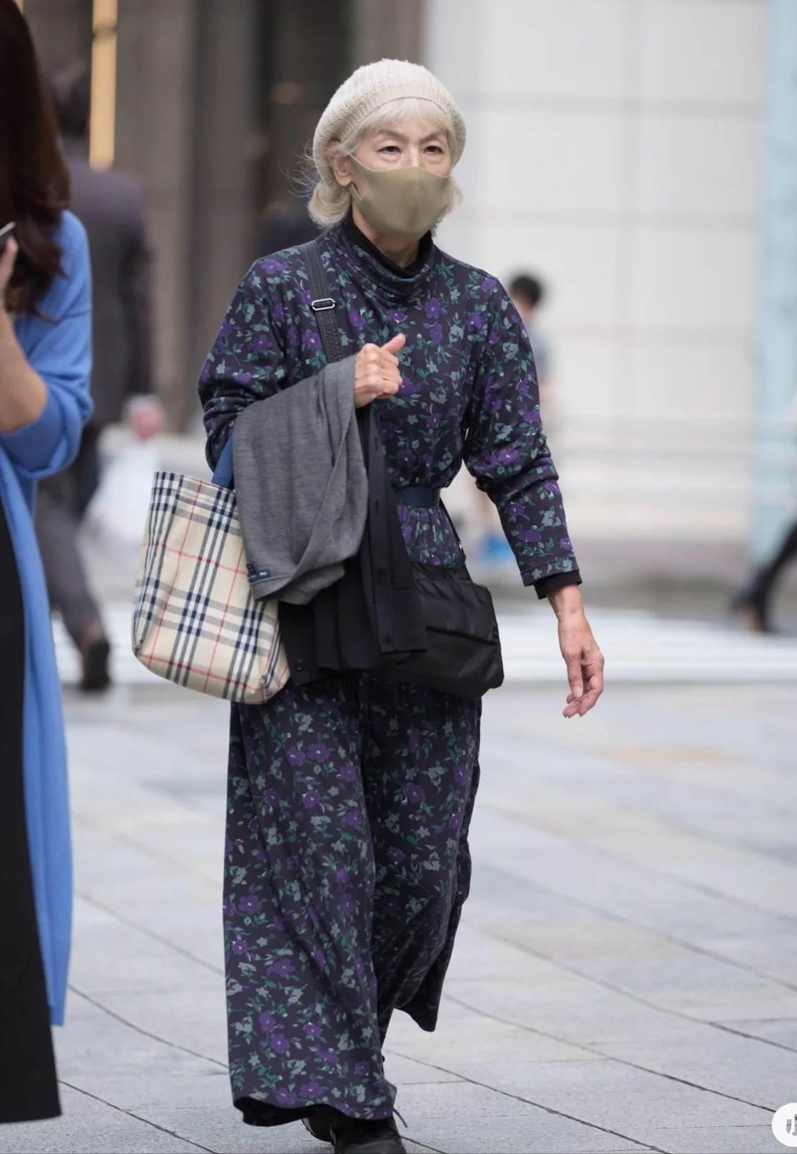 被街拍惊艳了,日本老人穿搭街拍