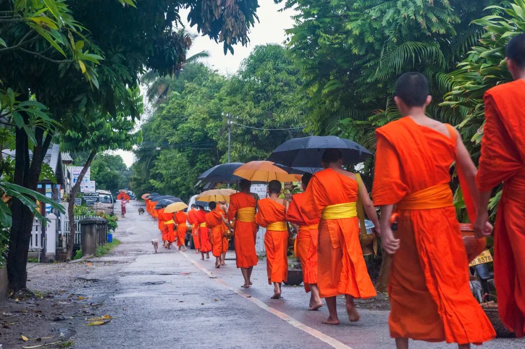 坐火车去老挝旅游靠谱吗,坐上动车去老挝