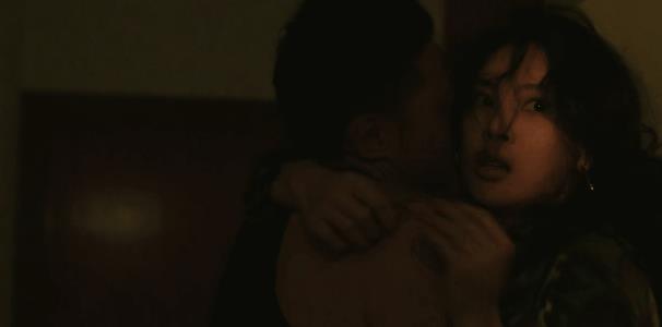 秦昊新剧床戏镜头太多被投诉，尺度大儿童不宜，网友怒骂很荒唐