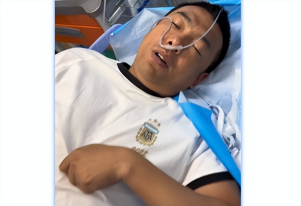 徐亮被外援抢任意球,徐亮评价赵本山足球