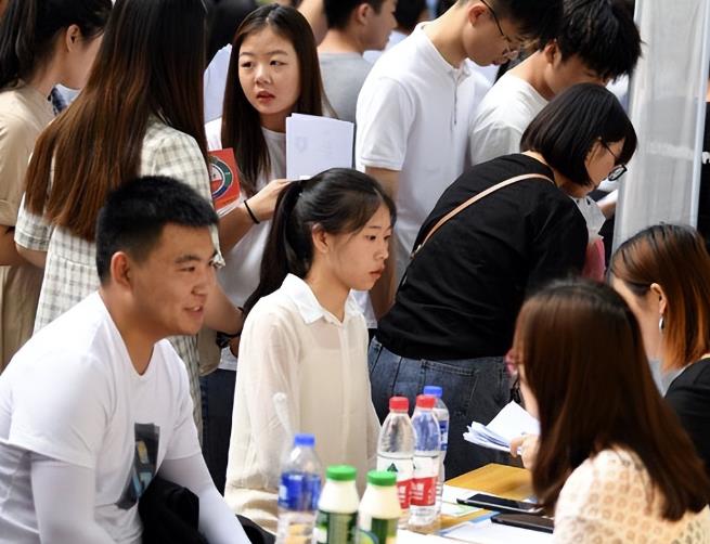 入职带最高学历还是第一学历,入职填第一学历还是最高学历