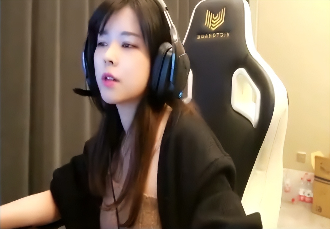 沫子自曝做直播倒亏钱：进*牙虎**第一个月倒亏几十万