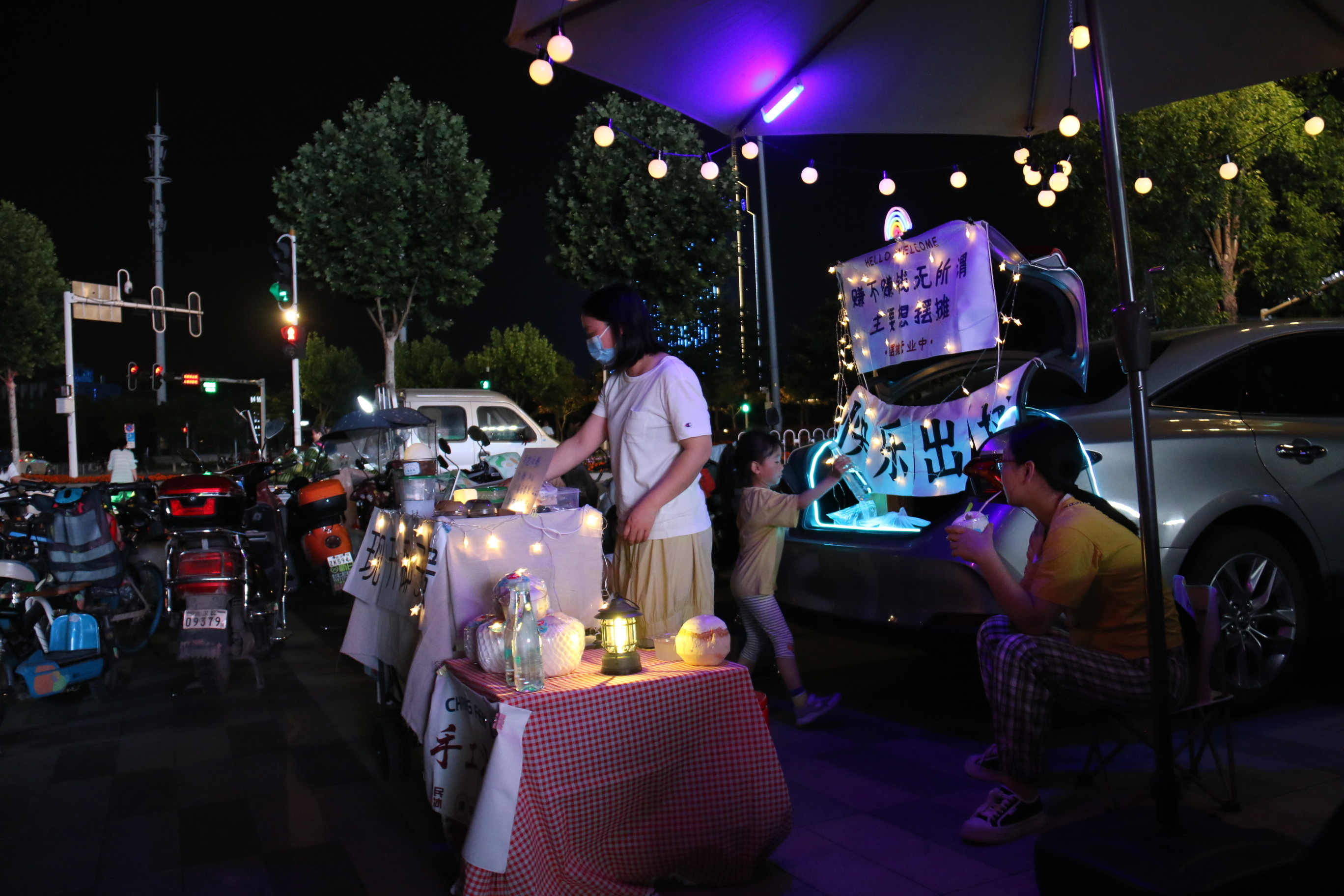 不想上班的的年轻人都在干嘛,现在的年轻人都不努力工作