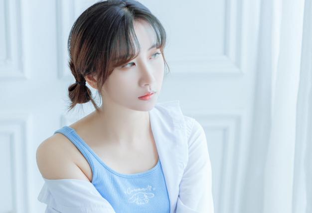 女生*体下**阴毛变黄怎么回事,是不是得了什么病?需要正确认识!