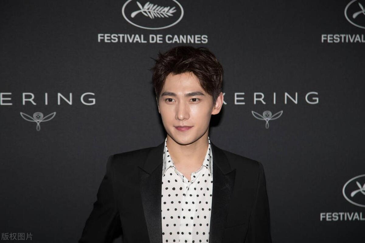 外卖小哥海阔天空完整版,外卖小哥弹钢琴完整版