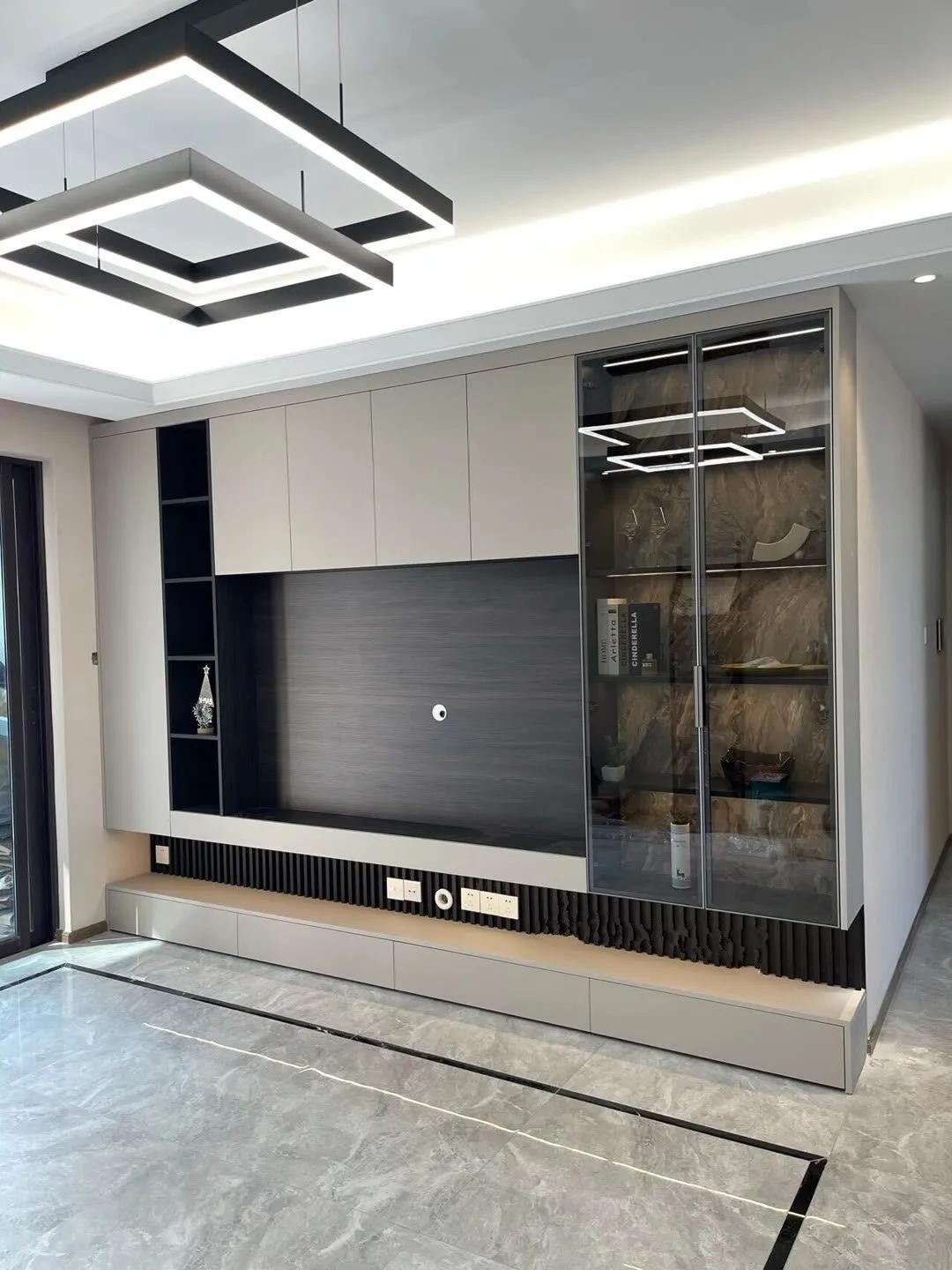 在老公的坚持下，电视墙打满柜子，入住两年，只能说真香